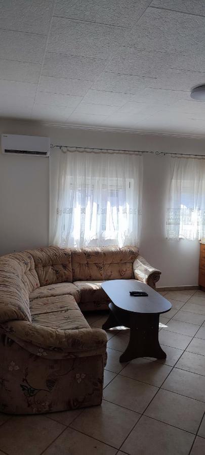 Apartmani Ivka Brodarica  Exteriör bild